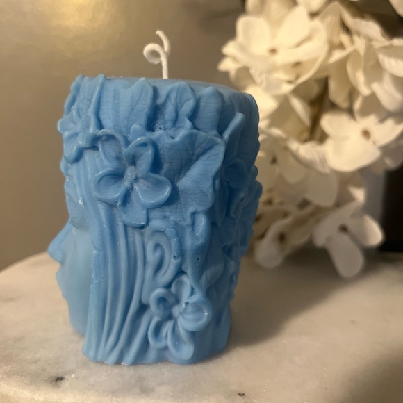 Majestic Lady Candle- Pine Scent - Picture 2 of 5